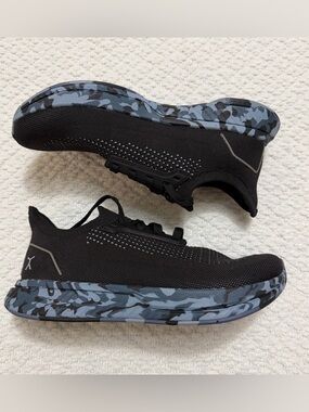 Flux Adapt Runner Black Camo Sneakers Men’s Size 7 Women’s Size 8.5